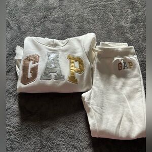 Gap Girls Jogging Suit